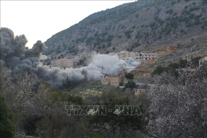 Xung đột tại Trung Đông: Israel không kích Lebanon, nhiều người thiệt mạng