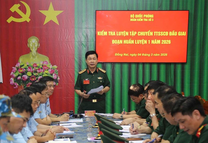 Đoàn kiểm tra số 3 của Bộ Quốc phòng kiểm tra luyện tập chuyển trạng thái sẵn sàng chiến đấu tại Sư đoàn 367

