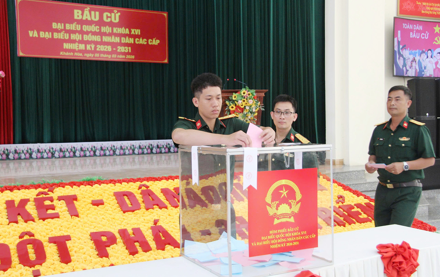 Rộn ràng ngày hội non sông ở Lữ đoàn Đặc công nước 5