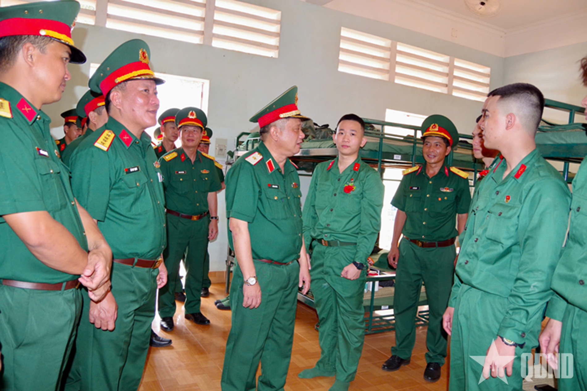 Sư đoàn 302 (Quân khu 7): Hướng dẫn chiến sĩ mới cụ thể ngay từ ngày đầu nhập ngũ