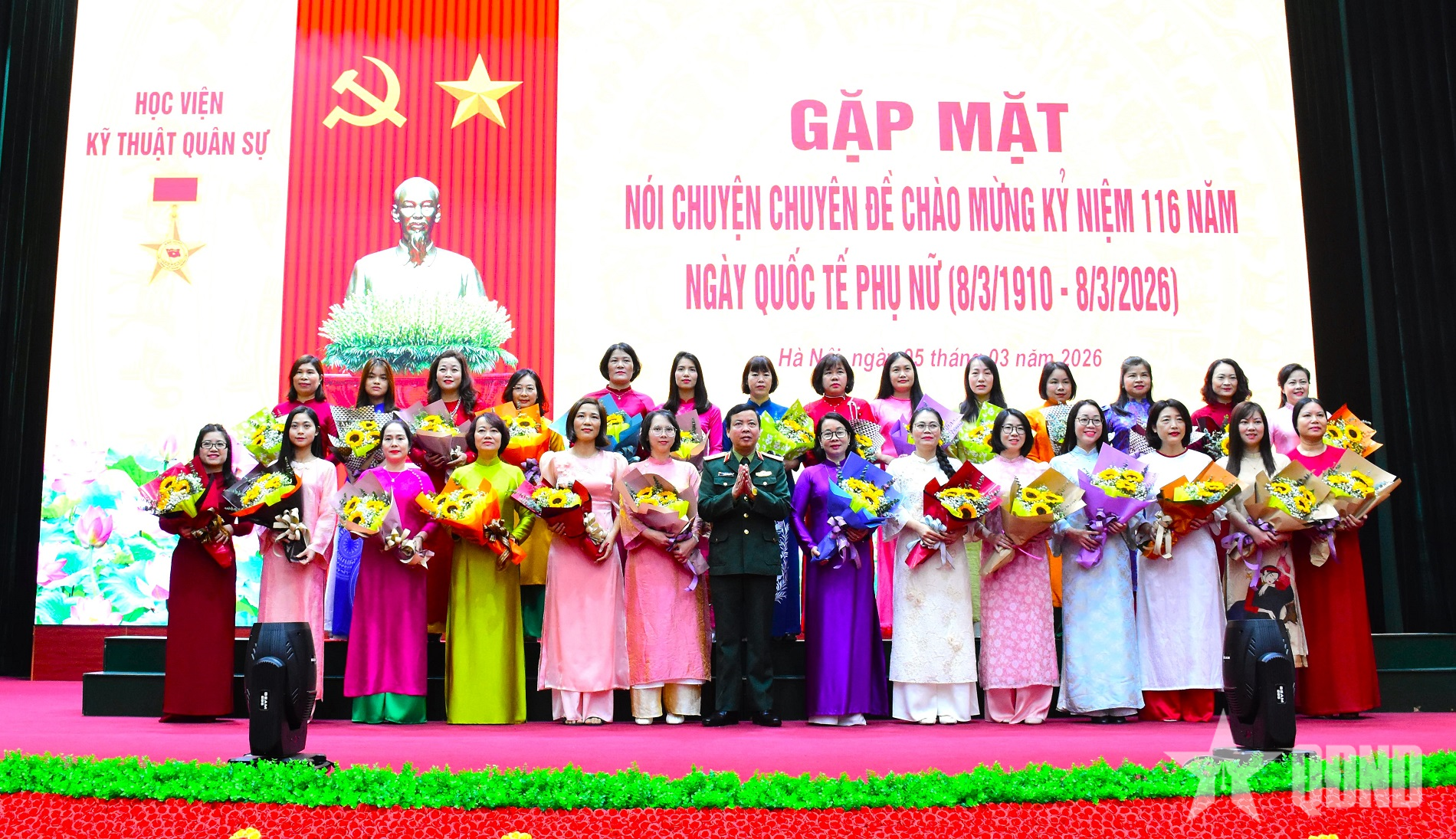 Phụ nữ Học viện Kỹ thuật Quân sự tỏa sáng bằng trí tuệ, bản lĩnh và khát vọng cống hiến