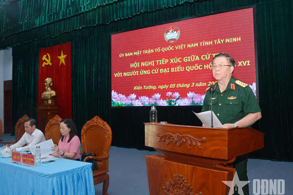 Đại tướng Nguyễn Trọng Nghĩa tiếp xúc cử tri tại phường Kiến Tường Tây Ninh