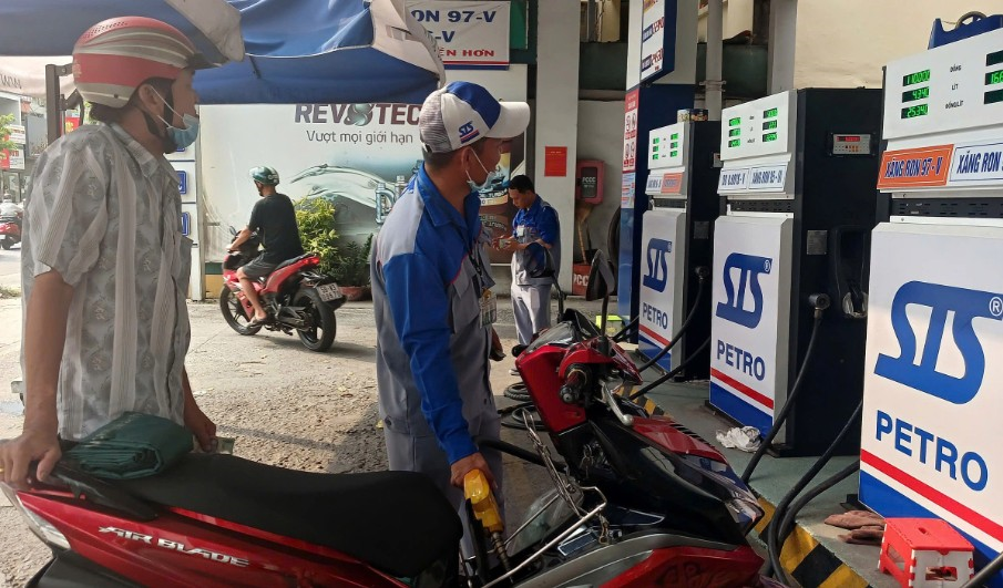 Nguồn cung xăng dầu trong nước cơ bản được bảo đảm