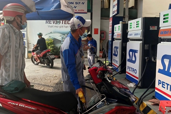 Nguồn cung xăng dầu trong nước cơ bản được bảo đảm