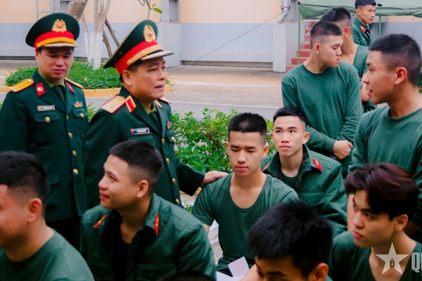 Tổng cục Hậu cần - Kỹ thuật kiểm tra công tác tiếp nhận, huấn luyện chiến sĩ mới