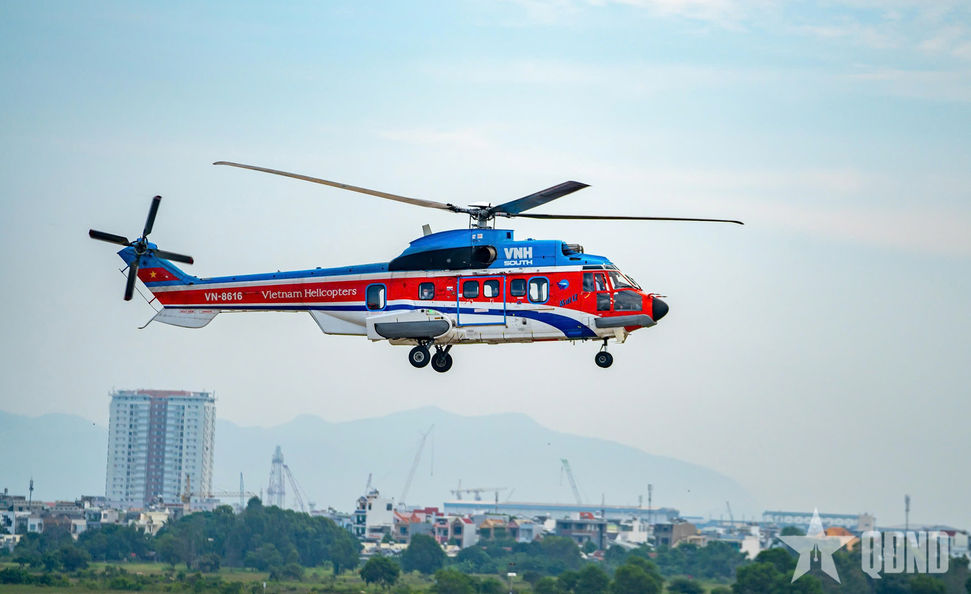 Du lịch ngắm TP Hồ Chí Minh từ trên cao bằng trực thăng