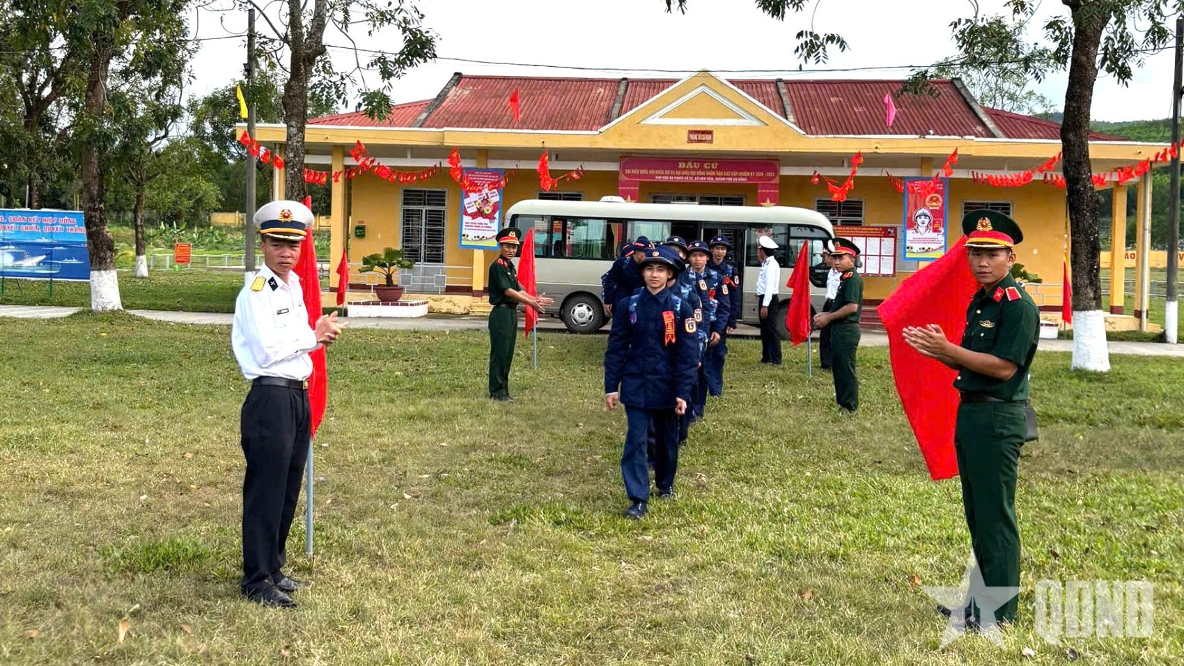 Bộ tư lệnh Vùng Cảnh sát biển 2 bàn giao công dân nhập ngũ bước vào huấn luyện