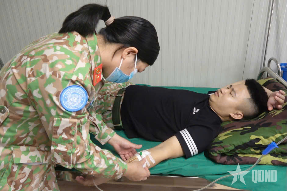 Những đóa hoa kiên cường tỏa sắc trên tại Abyei

