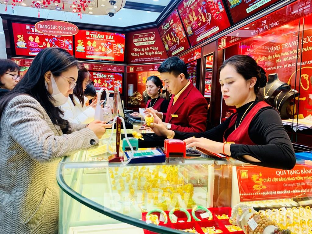 Giá vàng hôm nay (7-3): Đồng loạt giảm