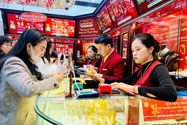 Giá vàng hôm nay 7-3 Đồng loạt giảm