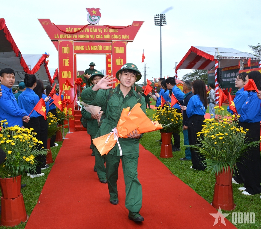 Bản tin tổng hợp tuần: Tuổi trẻ cả nước hăng hái lên đường bảo vệ Tổ quốc