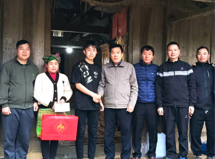 Khẩn trương đưa Nghị quyết Đại hội XIV vào cuộc sống: Nâng tầm đội ngũ cán bộ cấp cơ sở