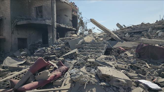 Xung đột tại Trung Đông: Hezbollah bắn hàng loạt tên lửa chính xác về phía Israel