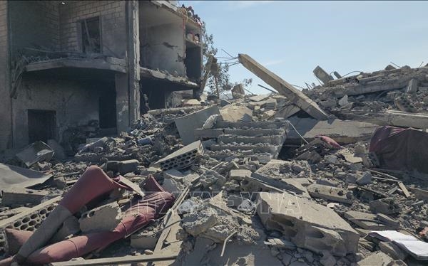 Xung đột tại Trung Đông Hezbollah bắn hàng loạt tên lửa chính xác về phía Israel