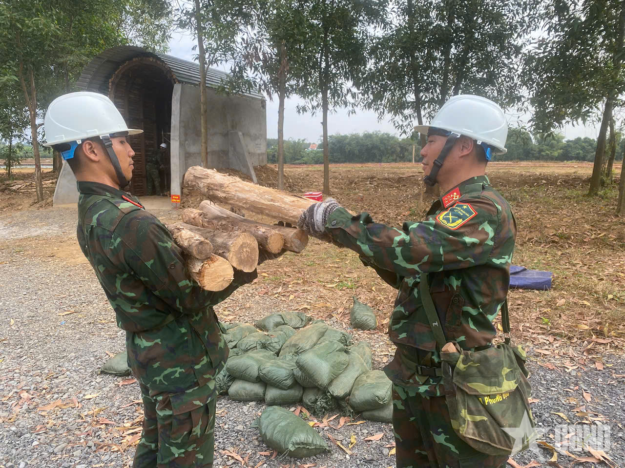 Lữ đoàn 25 (Quân khu 7): Đẩy mạnh đột phá chuyển đổi số, sẵn sàng chiến đấu cao

