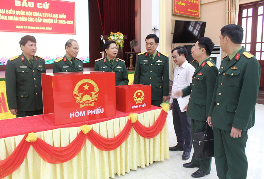 Bộ tư lệnh Quân khu 4 kiểm tra công tác chuẩn bị bầu cử các đơn vị trên địa bàn Nghệ An