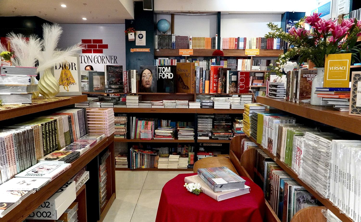 Một không gian tri thức quốc tế dành cho độc giả Việt