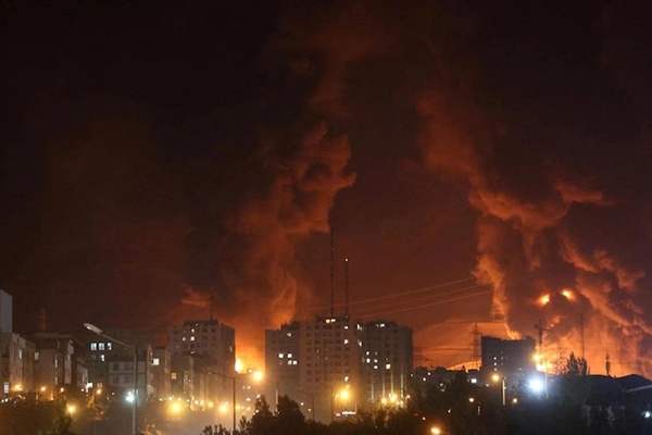 Xung đột tại Trung Đông Iran và Israel tiến hành đợt không kích mới