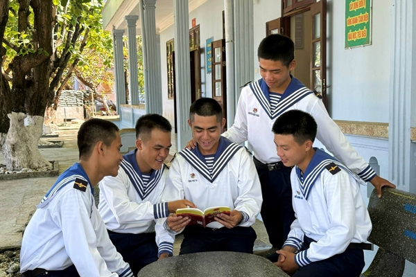 Mỗi lá phiếu, một cột mốc chủ quyền - Bài 3 Những cử tri đặc biệt