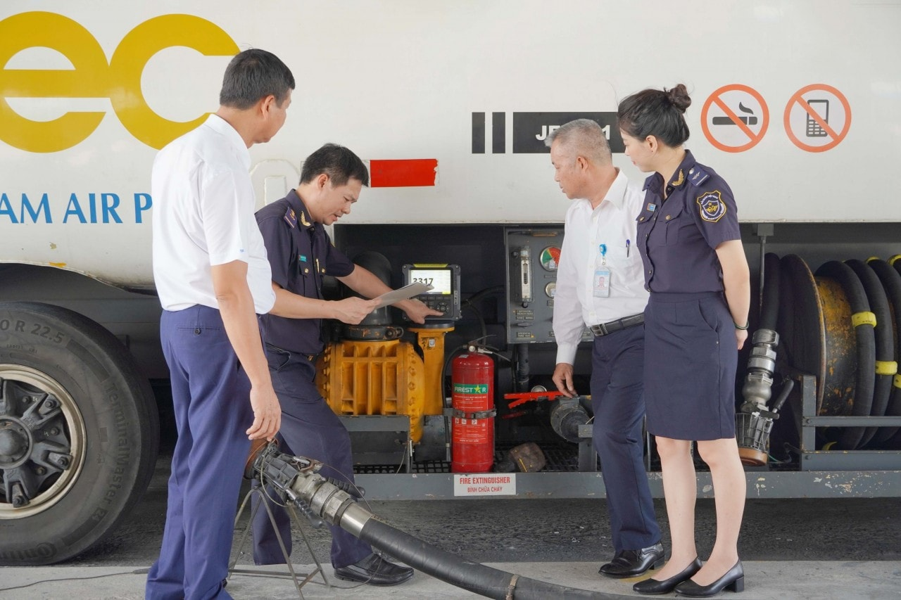 Hải quan tăng kiểm soát xăng dầu, ngăn chặn buôn lậu qua biên giới
