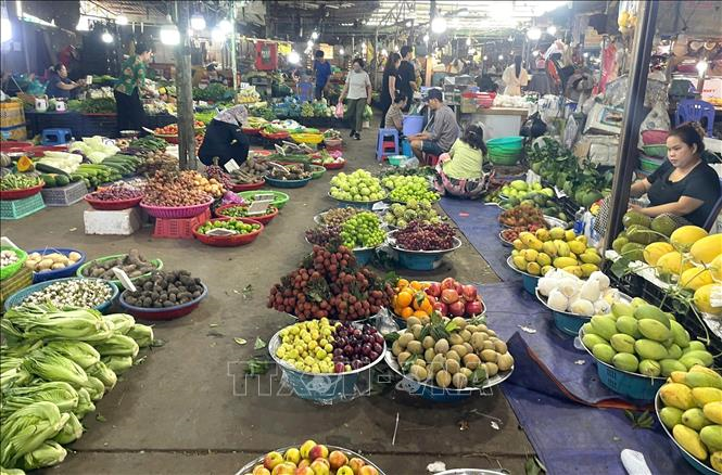 Áp lực giá xăng dầu, nhiều mặt hàng thực phẩm tại TP Hồ Chí Minh nhích giá