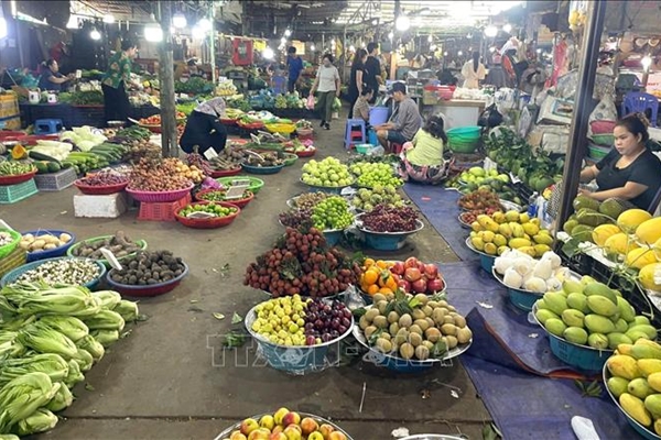 Áp lực giá xăng dầu, nhiều mặt hàng thực phẩm tại TP Hồ Chí Minh nhích giá