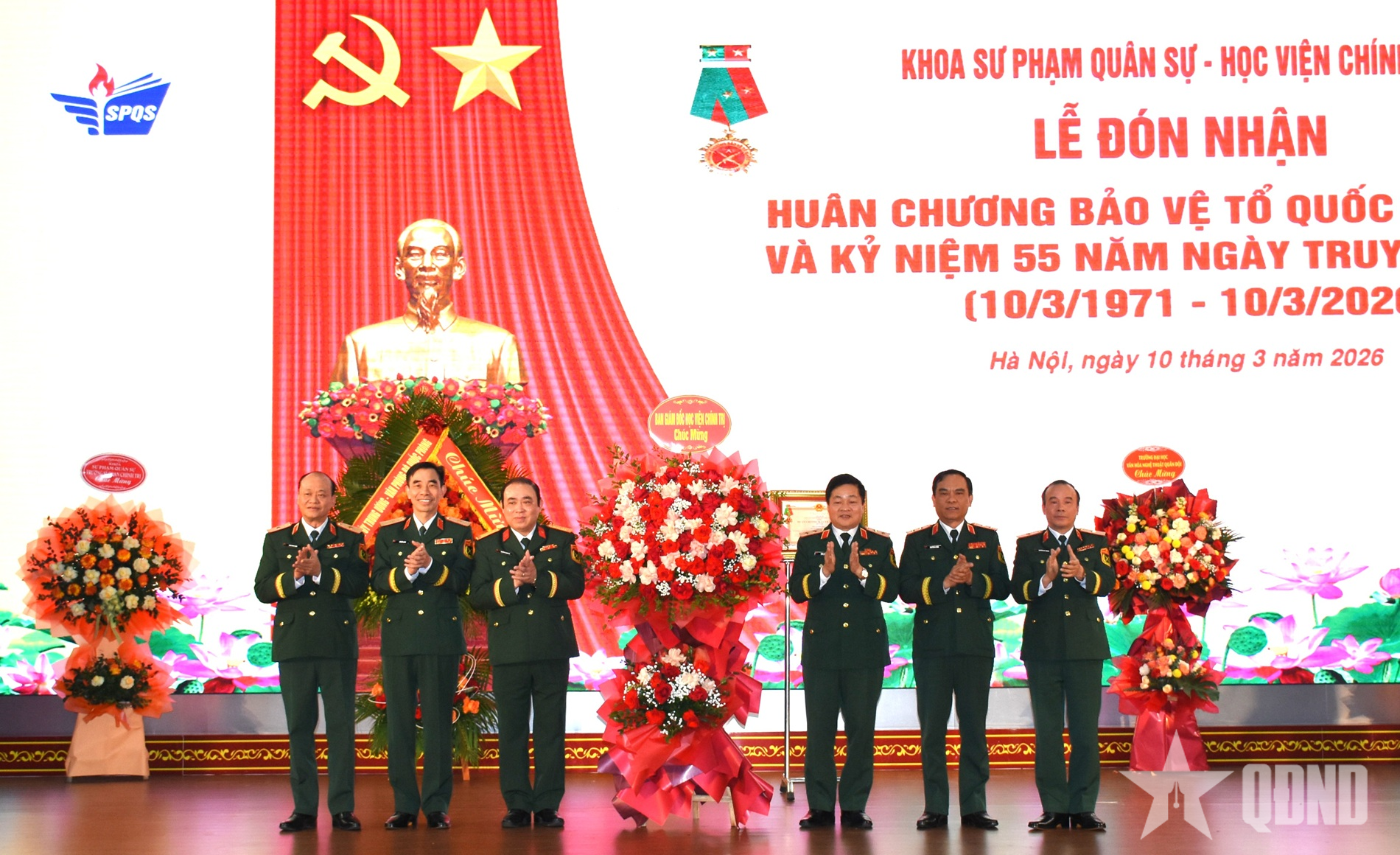 Khoa Sư phạm quân sự (Học viện Chính trị) đón nhận Huân chương Bảo vệ Tổ quốc hạng Nhì