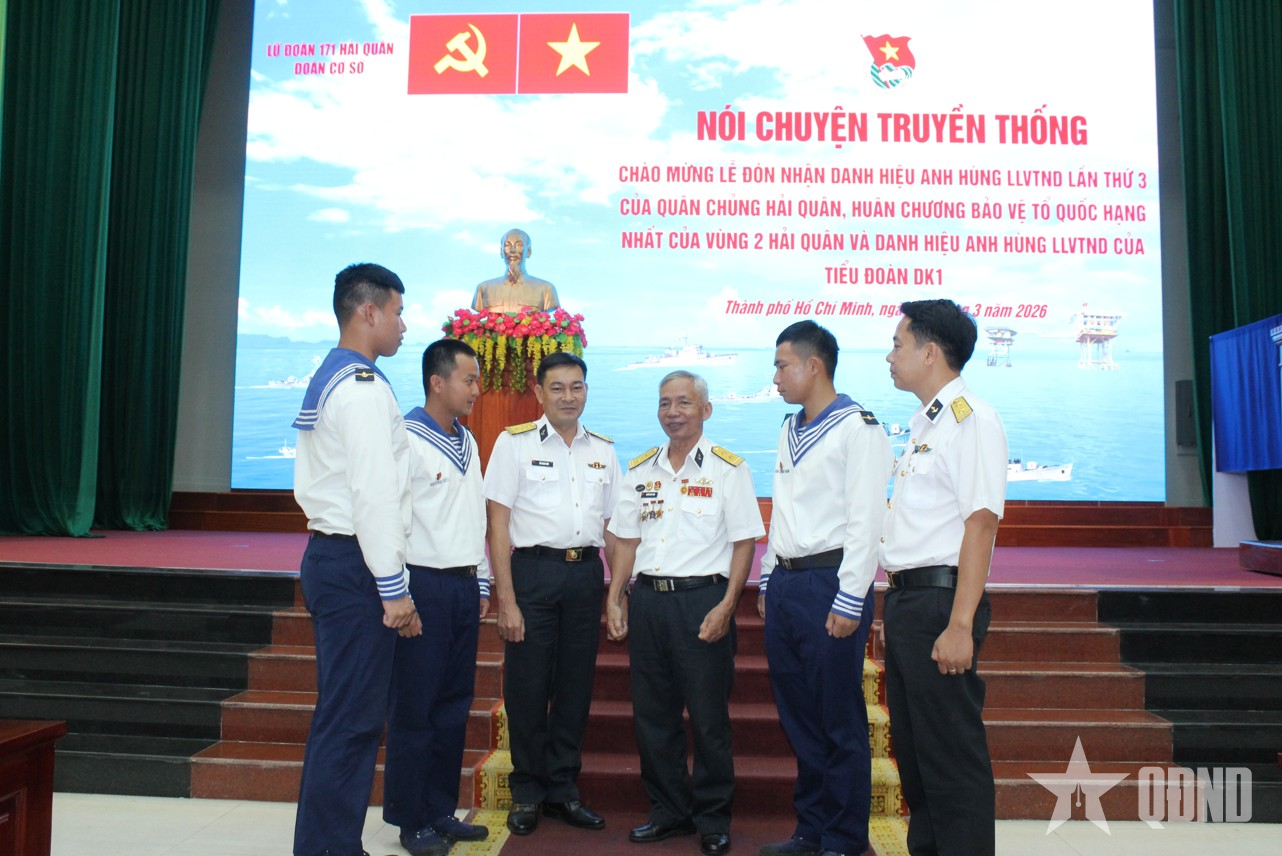 Lữ đoàn 171 nói chuyện truyền thống về sứ mệnh bảo vệ chủ quyền biển, đảo của Hải quân nhân dân Việt Nam