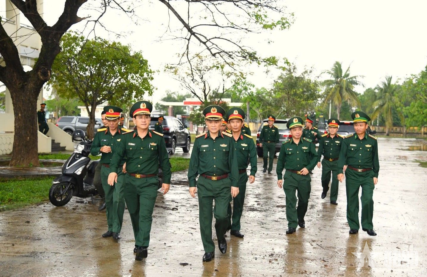 Thượng tướng Phạm Trường Sơn kiểm tra công tác quy hoạch thành lập Trường Thiếu sinh quân khu vực miền Trung