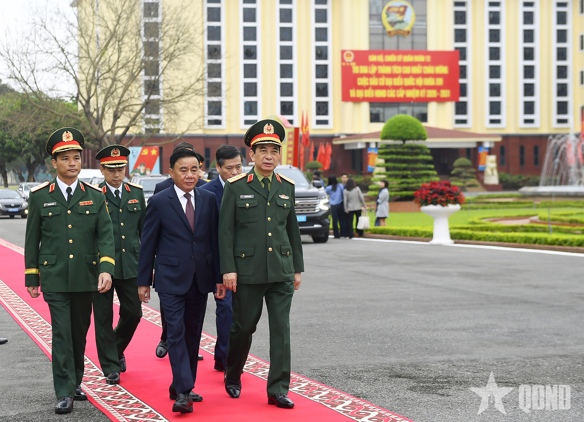 Thường trực Ban Bí thư Trần Cẩm Tú làm việc với Ban Thường vụ Quân đoàn 12