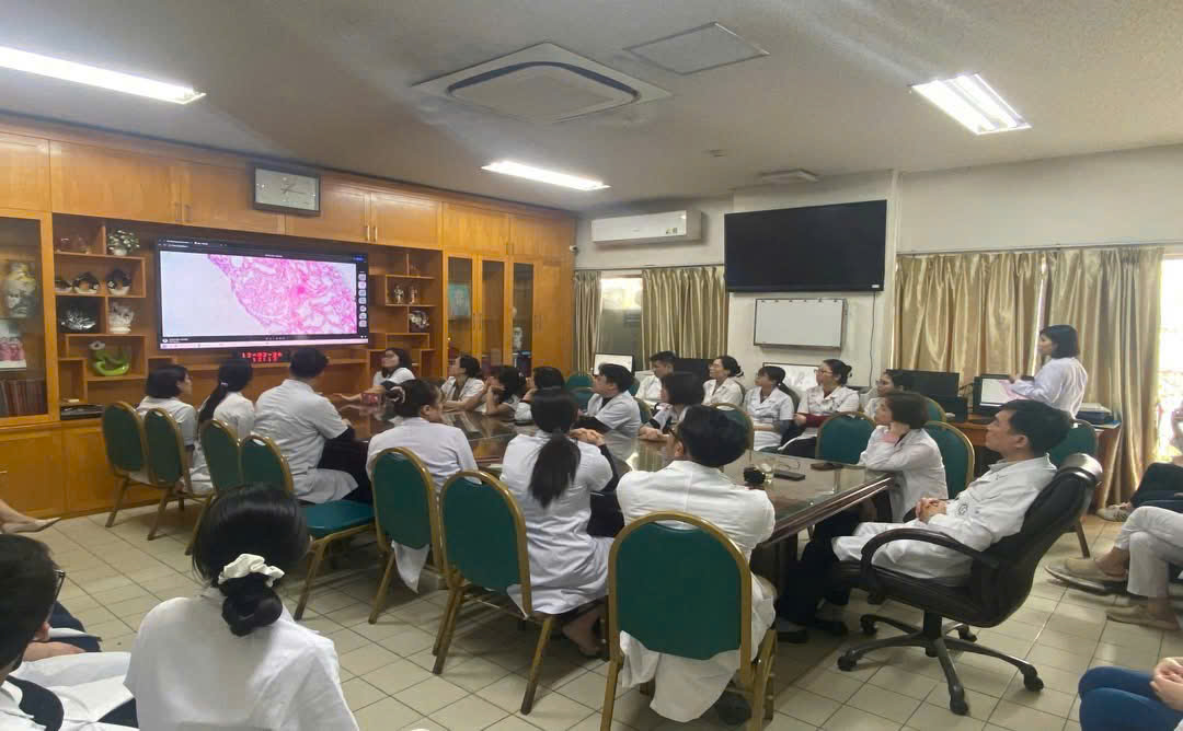 Bệnh viện Bạch Mai: Kỳ tích cứu sống nữ sinh 17 tuổi mắc căn bệnh hiếm trên thế giới