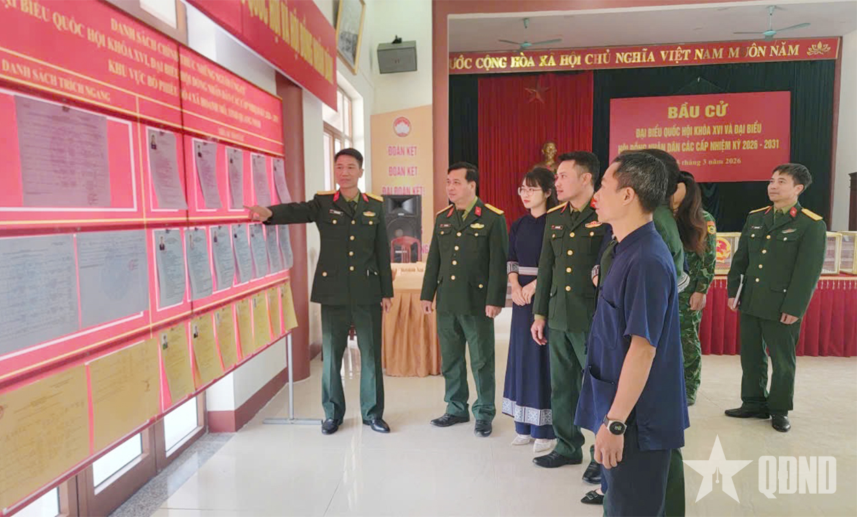 Tuyên truyền bầu cử cho đồng bào dân tộc thiểu số ở xã Hoành Mô