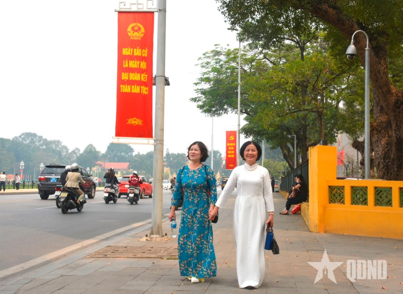 Hà Nội chào đón ngày hội non sông