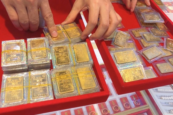 Giá vàng hôm nay 15-3 Giảm mạnh ở cả hai chiều