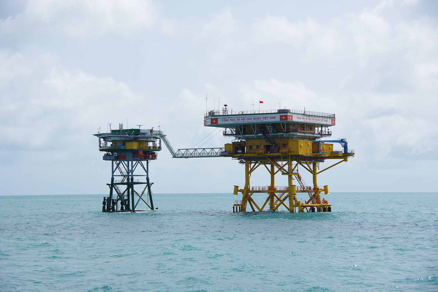 Cán bộ, chiến sĩ Nhà giàn duy trì nghiêm chế độ trực sẵn sàng chiến đấu