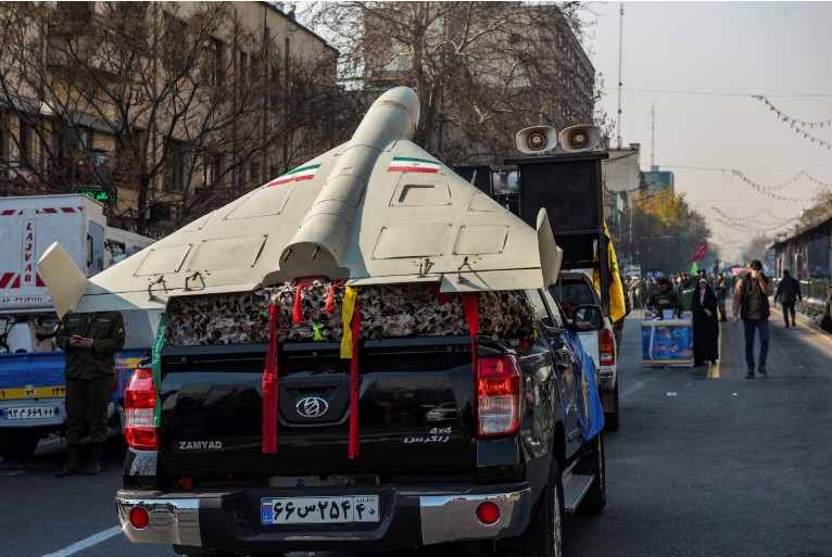 Nhận diện vũ khí: Giải mã Shahed-136 - UAV giá rẻ của Iran