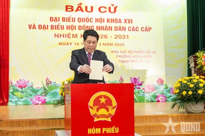 View - 	Chủ tịch nước Lương Cường bỏ phiếu bầu cử tại khu vực bầu cử số 26