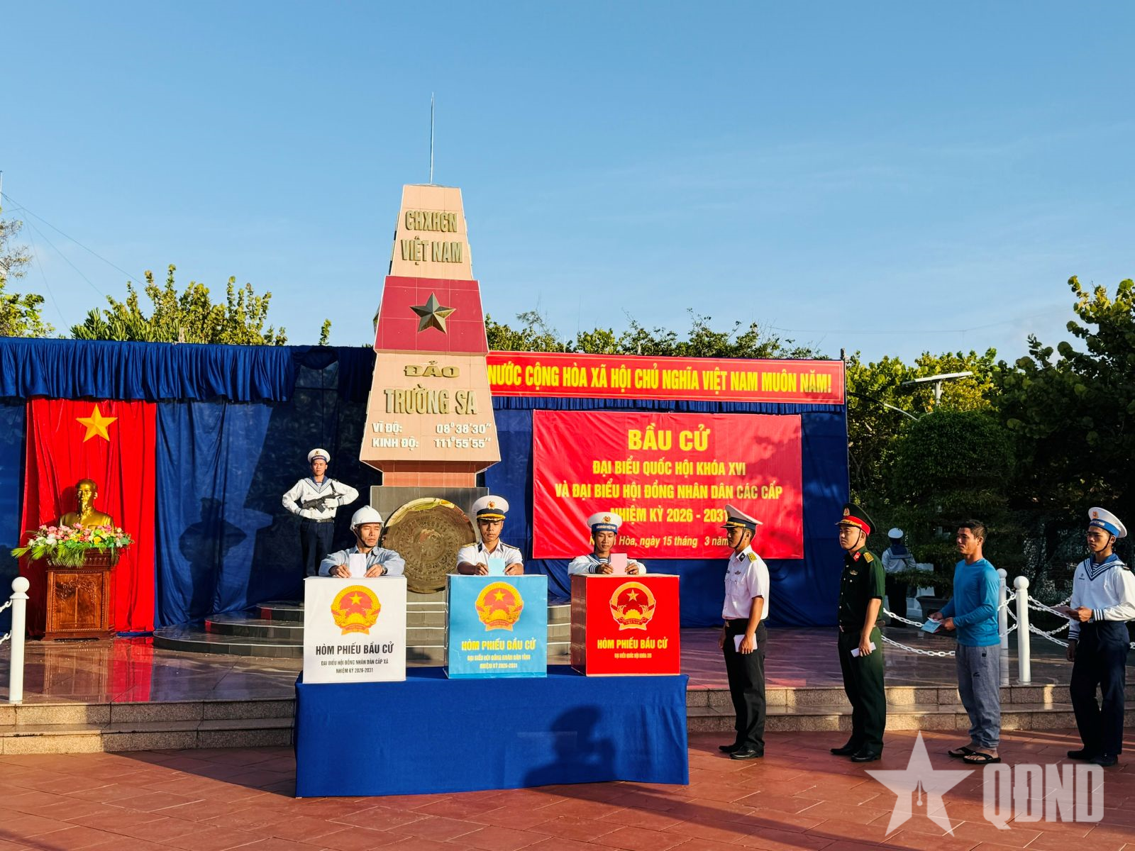 Đảo Trường Sa hòa cùng cả nước trong ngày hội toàn dân