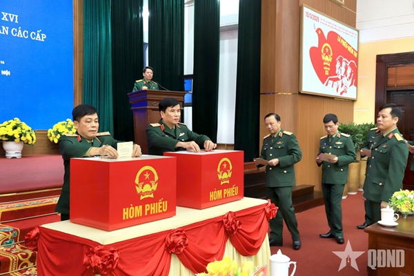 Cử tri cơ quan Tổng cục Hậu cần-Kỹ thuật phấn khởi tham gia bầu cử