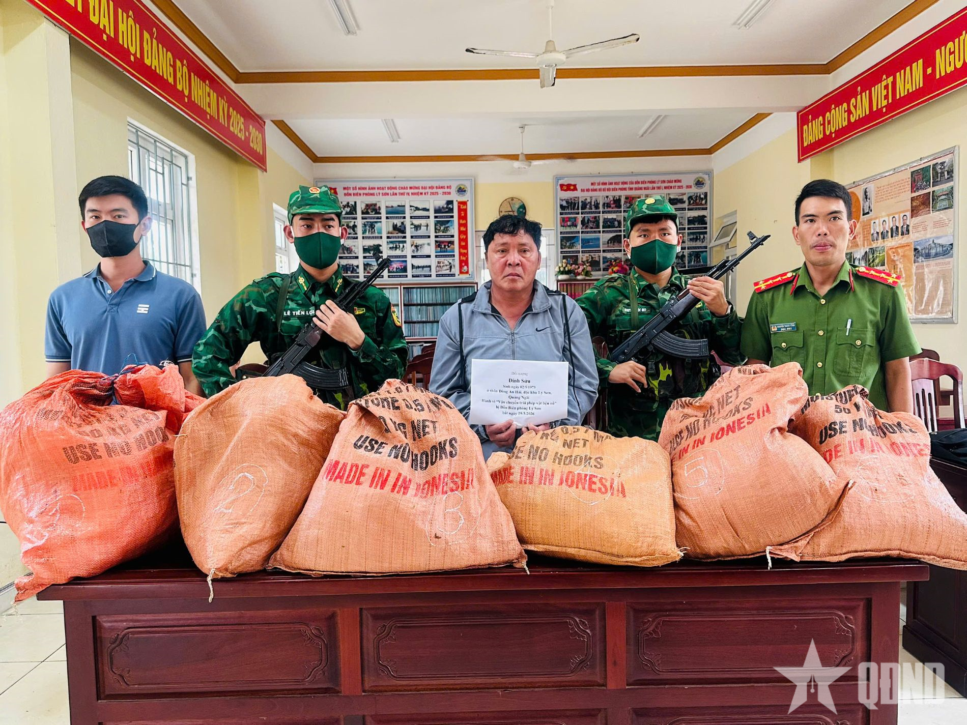 Bộ đội Biên phòng tỉnh Quảng Ngãi bắt giữ đối tượng vận chuyển trái phép thuốc nổ