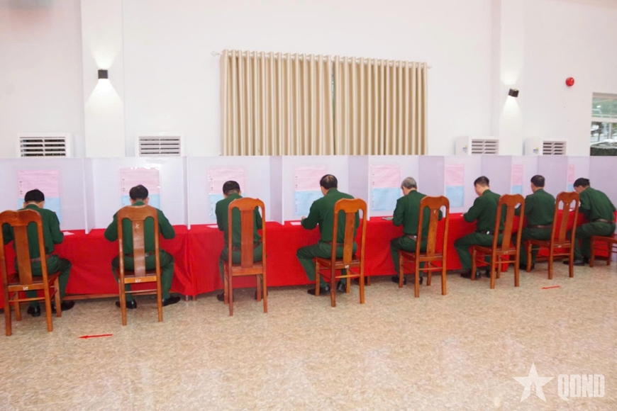 Gần 79 triệu cử tri cả nước đi bầu cử