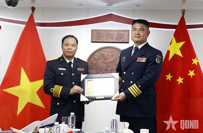 Gallery - 	Biên đội tàu hải quân Việt Nam - Trung Quốc tăng cường hợp tác