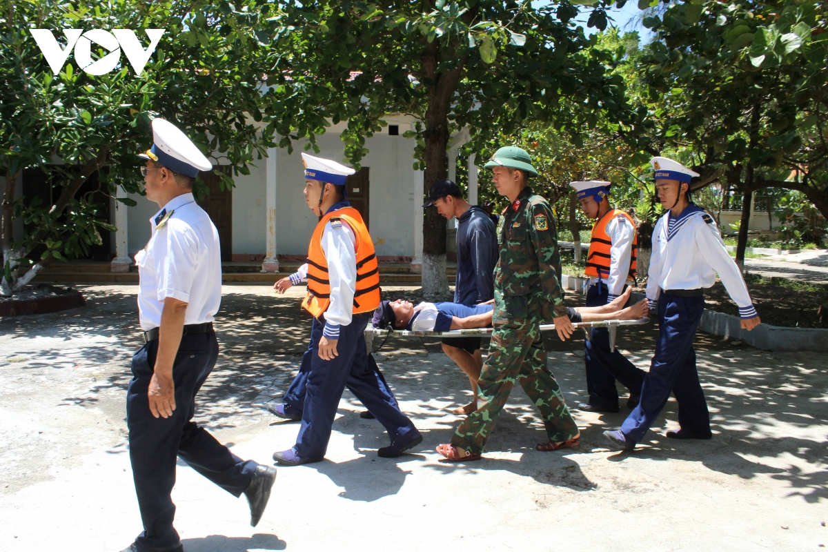 Bệnh xá đảo Song Tử Tây kịp thời cấp cứu ngư dân bị giảm áp cấp tính