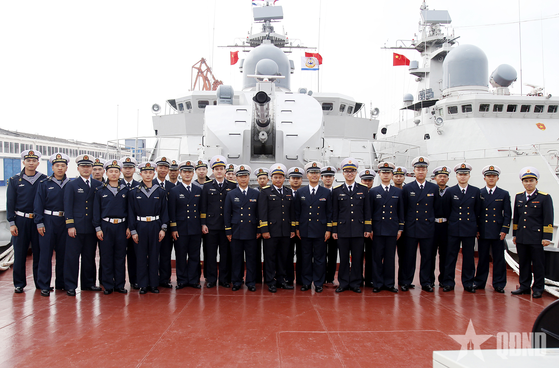 Sôi nổi các hoạt động giao lưu giữa hải quân Việt Nam và Trung Quốc 