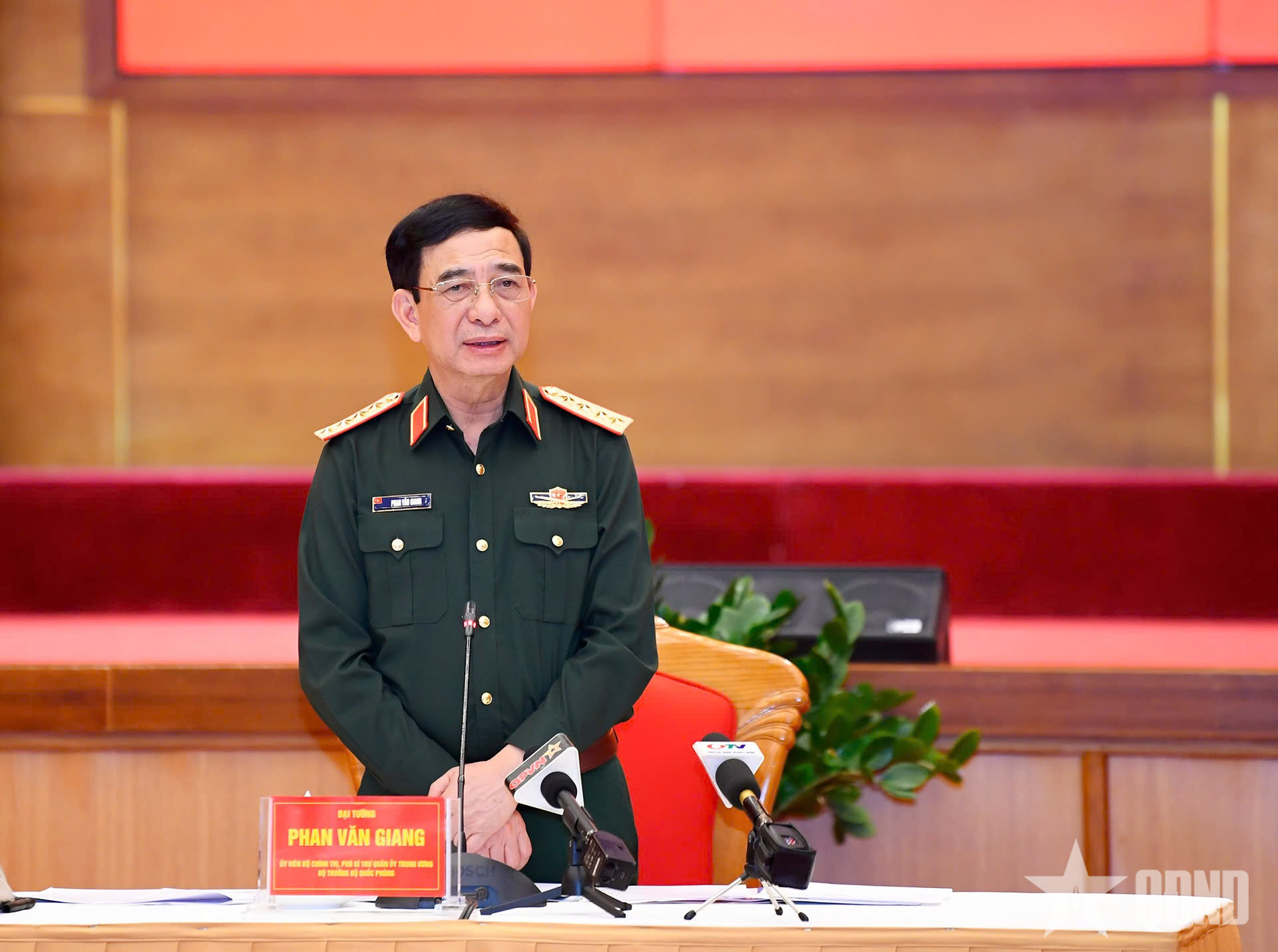 Đại tướng Phan Văn Giang làm việc với Ban Thường vụ Tỉnh ủy Quảng Ninh