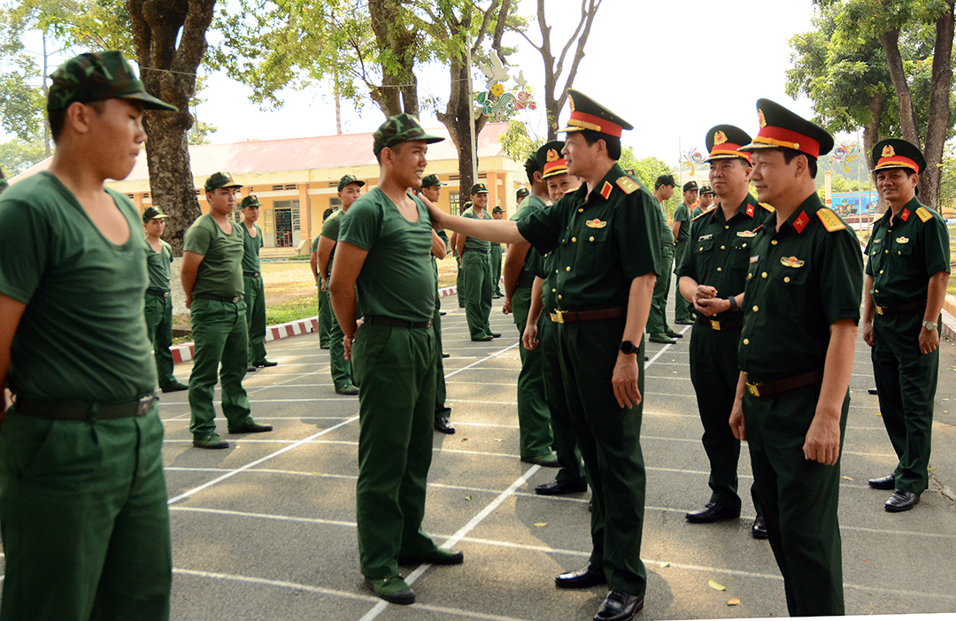 Tư lệnh Quân đoàn 34 kiểm tra, làm việc với các đơn vị phía Nam

