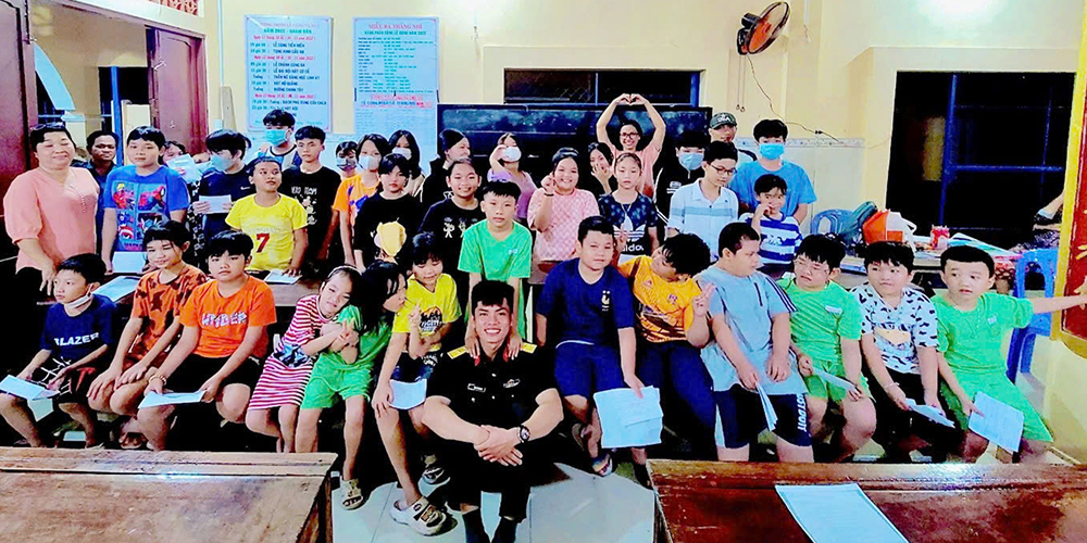 Lớp học tình thương của thầy giáo quân nhân