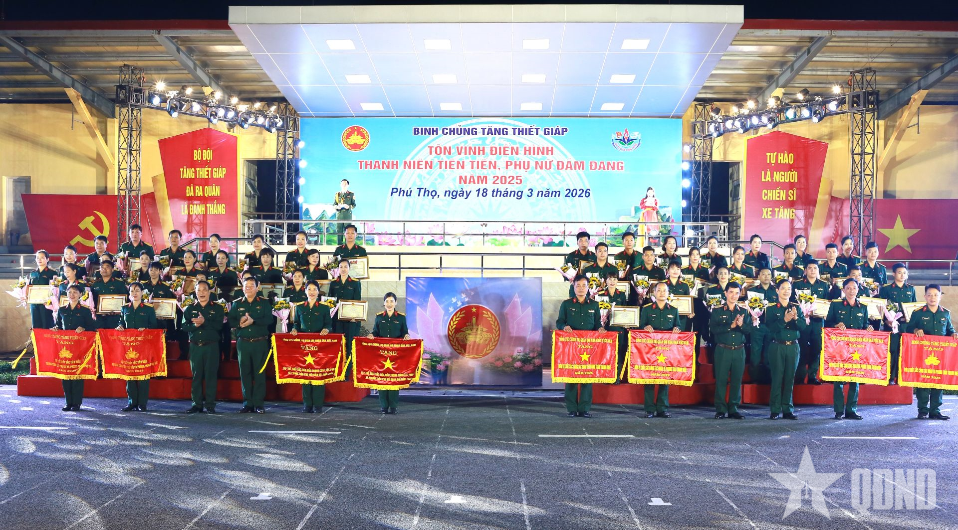 Binh chủng Tăng thiết giáp tôn vinh điển hình thanh niên tiên tiến, phụ nữ đảm đang năm 2025

