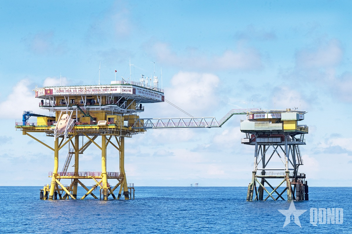 Bản lĩnh, nghĩa tình của bộ đội nhà giàn