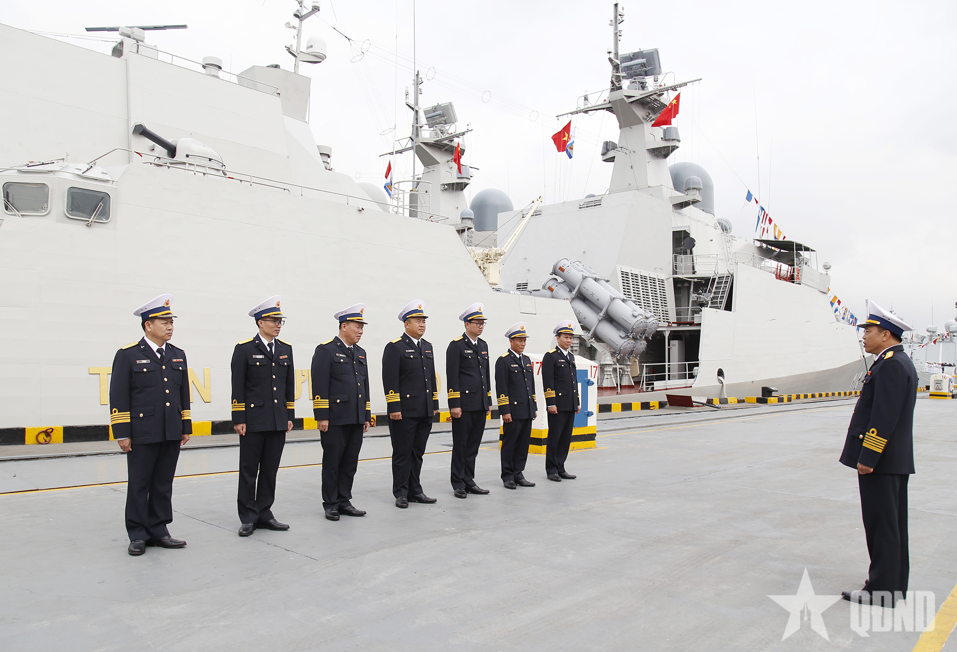 Tàu Hải quân Việt Nam, Trung Quốc luyện tập đón Bộ trưởng Quốc phòng hai nước